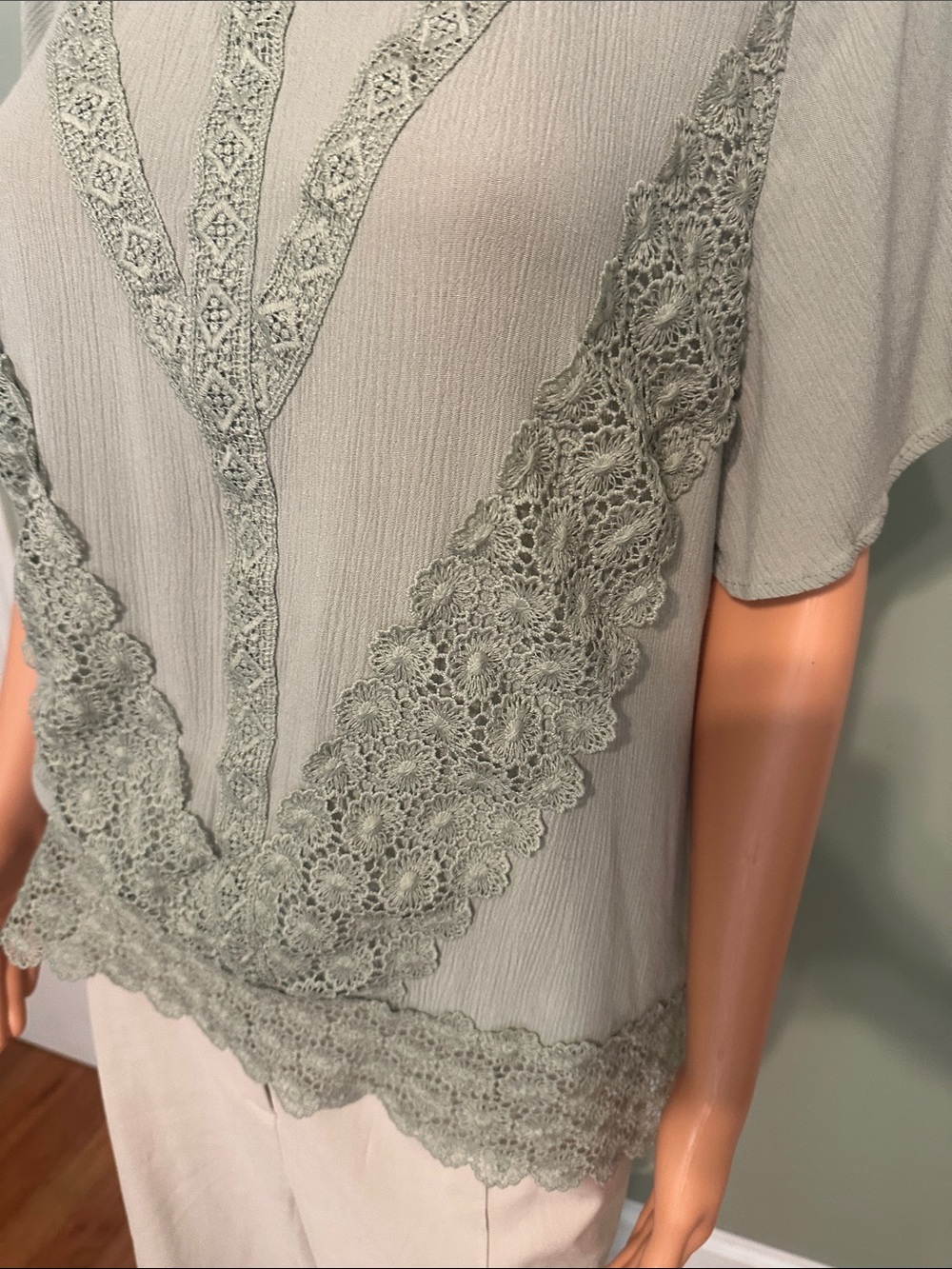 Lace-Trim Short Sleeve Blouse in Sage Green - Picture 4 of 7